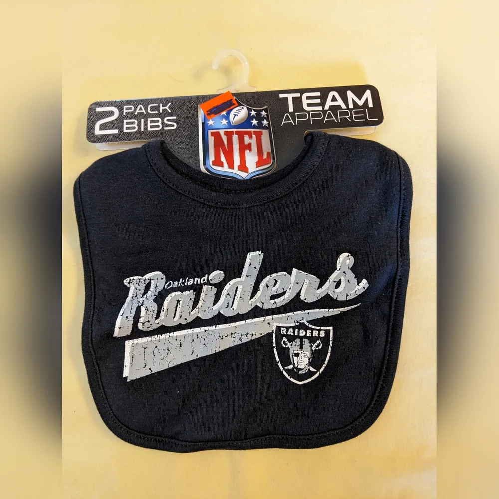 2 Pack Oakland Raiders Baby Bibs NFL Licensed Gerber Cotton Black White, T18MIS